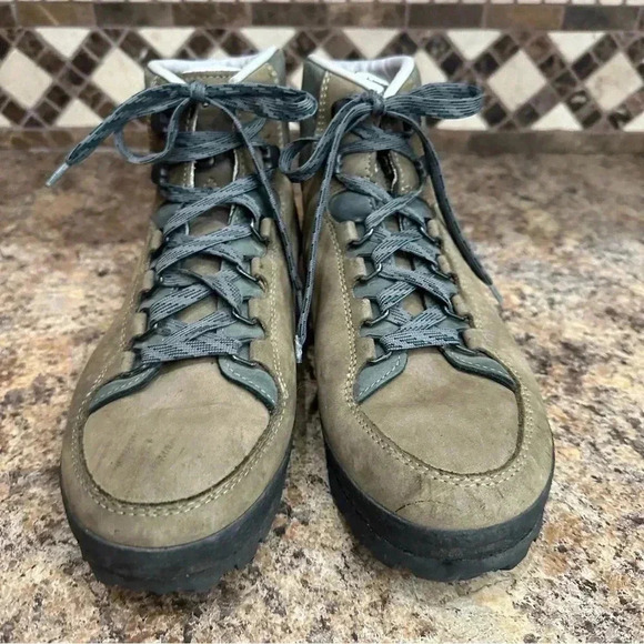 Lowa Hiking Boots Tan Green Leather Lace Up men’s size 7 Waterproof Outdoor main image 11